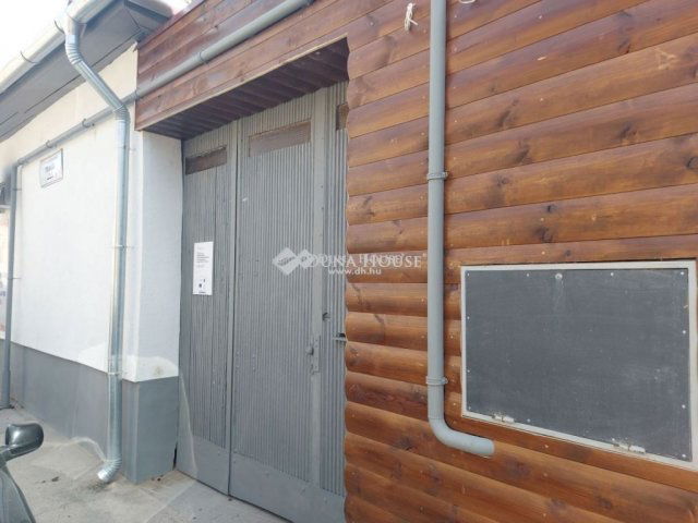 Eladó téglalakás, Kecskeméten 185 M Ft, 7 szobás