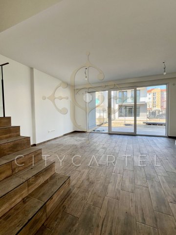 Eladó téglalakás, Siófokon 209 M Ft, 5 szobás