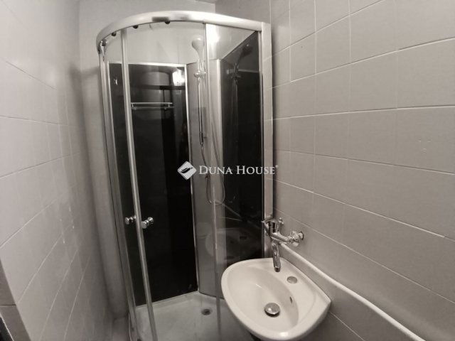 Eladó családi ház, Tápiószentmártonon 28 M Ft, 3 szobás