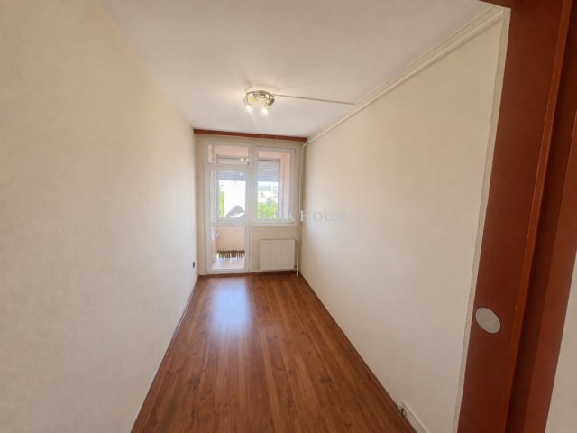 Eladó panellakás, Székesfehérvárott 63 M Ft, 3 szobás