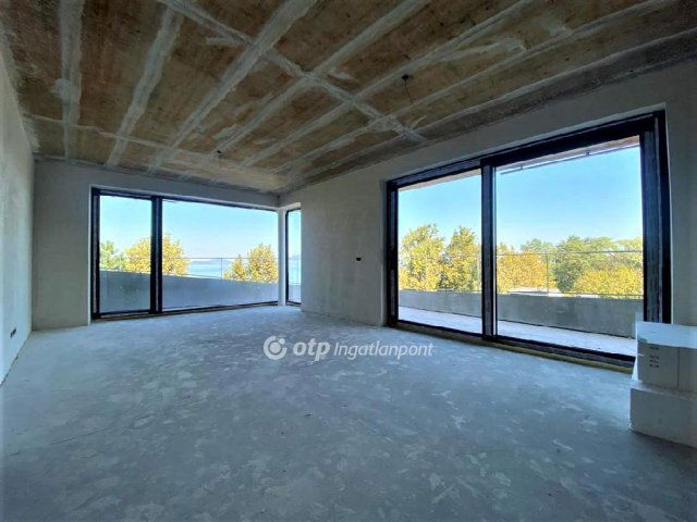 Eladó nyaraló, Balatonfenyvesen 218.75 M Ft, 2 szobás