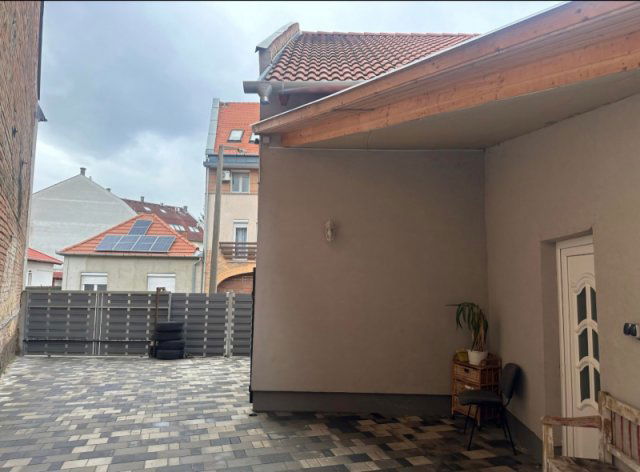 Eladó családi ház, Szolnokon 79.9 M Ft, 4 szobás