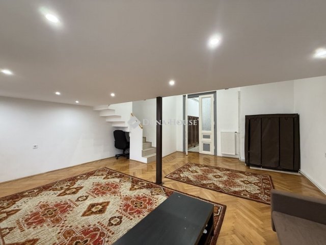 Eladó téglalakás, Budapesten, VI. kerületben 84.9 M Ft, 1 szobás