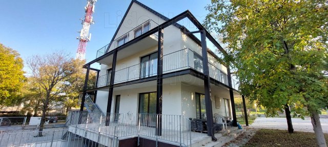 Eladó téglalakás, Balatonföldváron 69.9 M Ft, 2 szobás