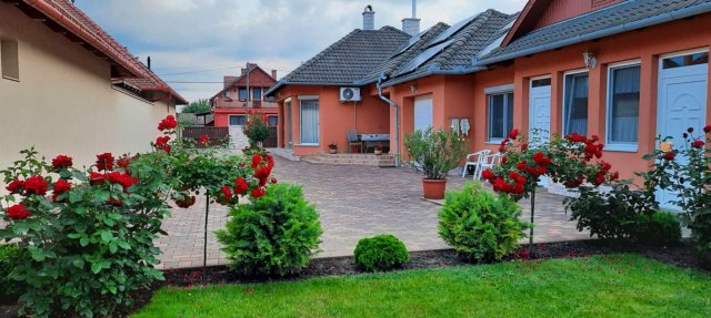 Eladó családi ház, Hajdúszoboszlón 159.9 M Ft, 6+1 szobás