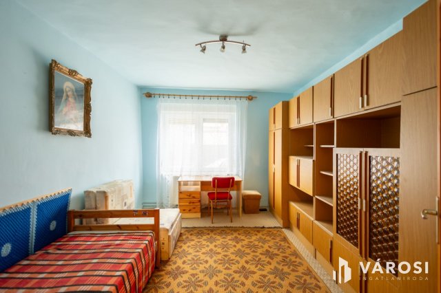 Eladó családi ház, Szegeden 69.9 M Ft, 3 szobás