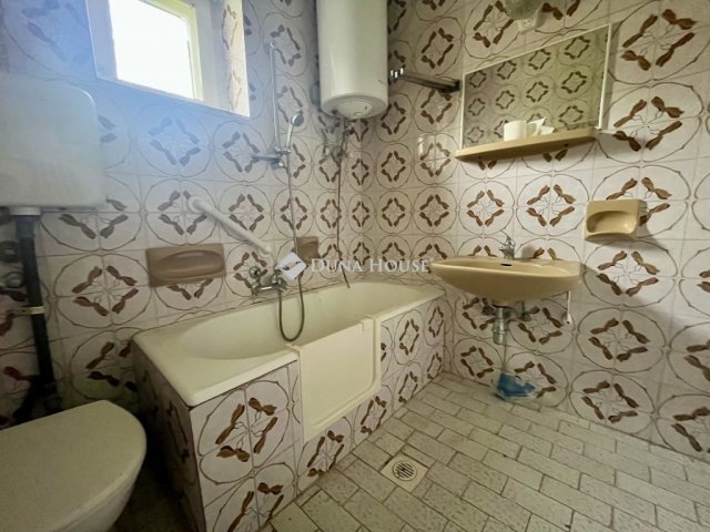 Eladó családi ház, Mecseknádasdon 29.9 M Ft, 4 szobás