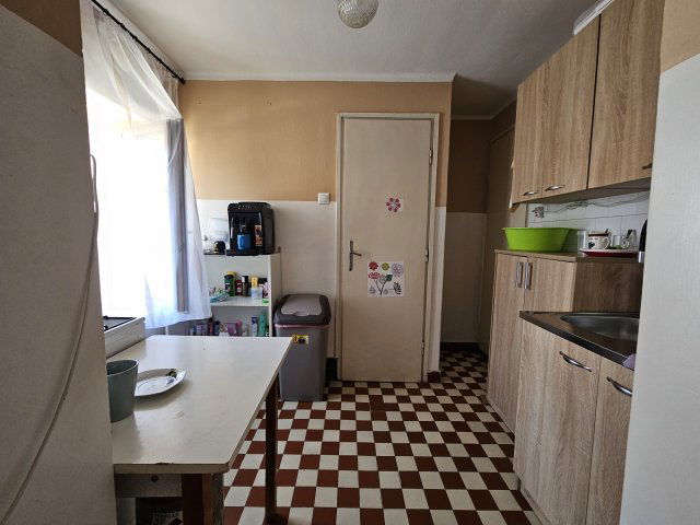 Eladó téglalakás, Pápán 19.5 M Ft, 1 szobás