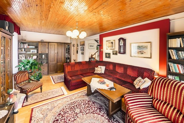 Eladó családi ház, Kecskeméten 89.9 M Ft, 5 szobás