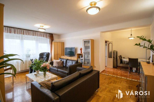 Eladó téglalakás, Győrött 89.9 M Ft, 2+1 szobás