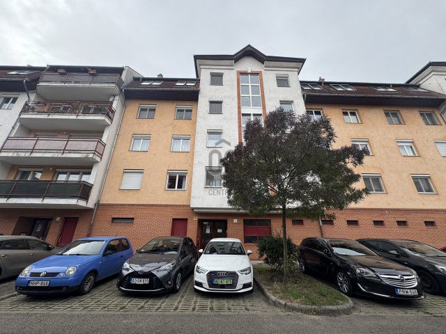 Eladó téglalakás, Budapesten, XIV. kerületben 100 M Ft, 3 szobás