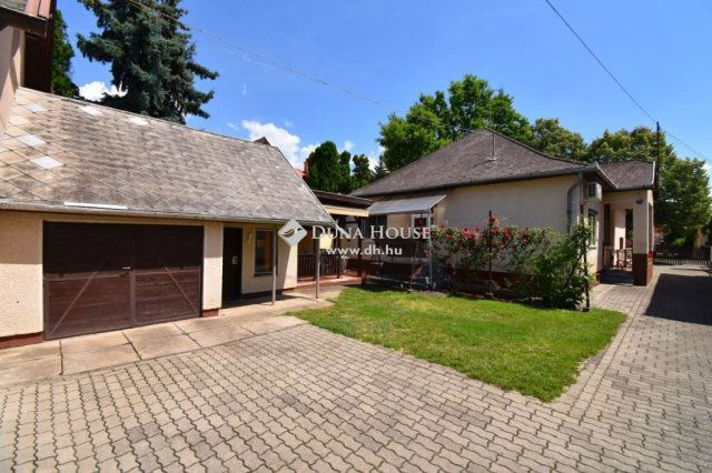 Eladó családi ház, Hajdúszoboszlón 140 M Ft, 8 szobás