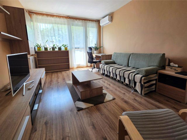 Kiadó téglalakás, albérlet, Pécsett, Fazekas Mihály utcában