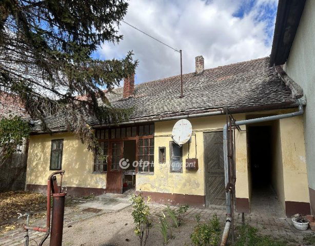 Eladó családi ház, Kocséren 19.9 M Ft, 1+2 szobás
