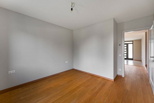 Eladó családi ház, Gyenesdiáson 299 M Ft, 5 szobás