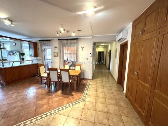 Eladó családi ház, Kecskeméten 245 M Ft, 5 szobás