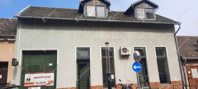 Eladó családi ház, Hódmezővásárhelyen 32 M Ft, 2 szobás
