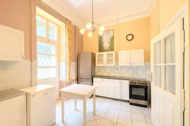 Eladó téglalakás, Budapesten, VII. kerületben 96.8 M Ft