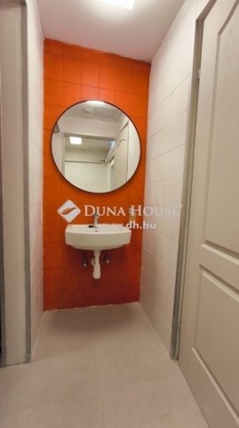 Eladó üzlethelyiség, Budapesten, XII. kerületben 89.9 M Ft