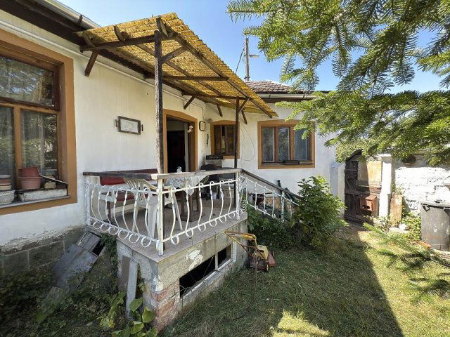 Eladó családi ház, Szentendrén 74.9 M Ft, 3 szobás