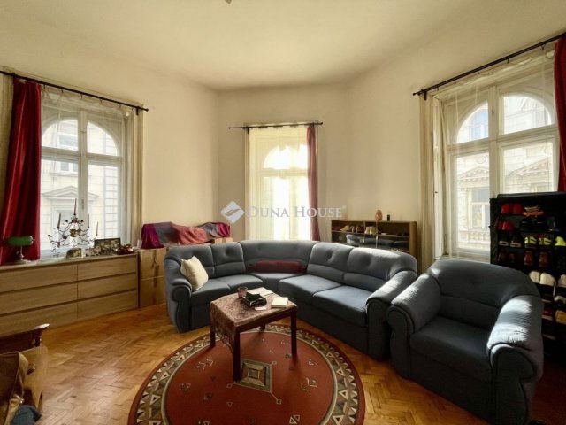 Eladó téglalakás, Budapesten, VI. kerületben 94.95 M Ft