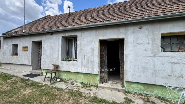 Eladó családi ház, Lovászpatonán 9.5 M Ft, 1 szobás