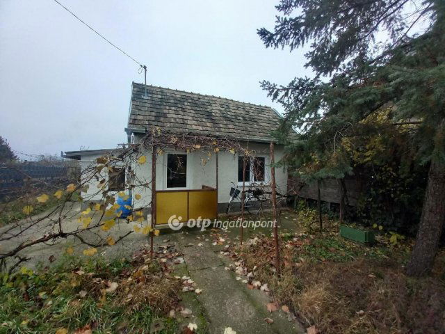 Eladó családi ház, Debrecenben 33.9 M Ft, 1+2 szobás