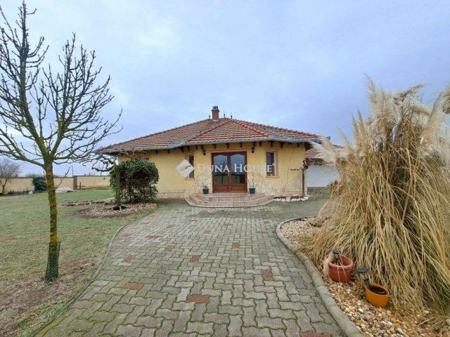 Kiadó családi ház, albérlet, Tiszakécskén 250 E Ft / hó