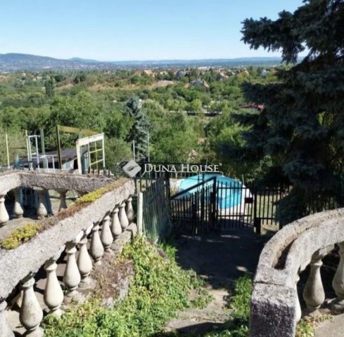 Eladó családi ház, Budakalászon 126 M Ft, 6 szobás