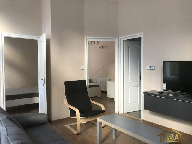 Kiadó téglalakás, albérlet, V. kerületben, Váci utcában