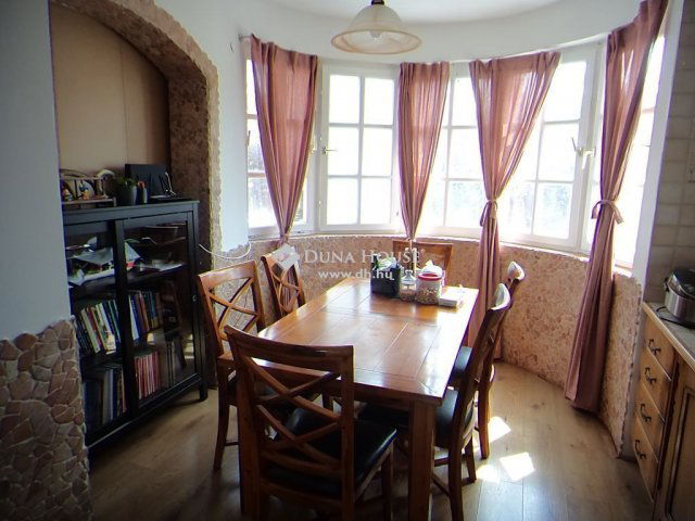 Eladó családi ház, Budapesten, III. kerületben 192 M Ft