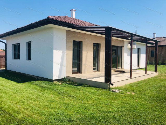 Eladó családi ház, Szántódon 125 M Ft / költözzbe.hu
