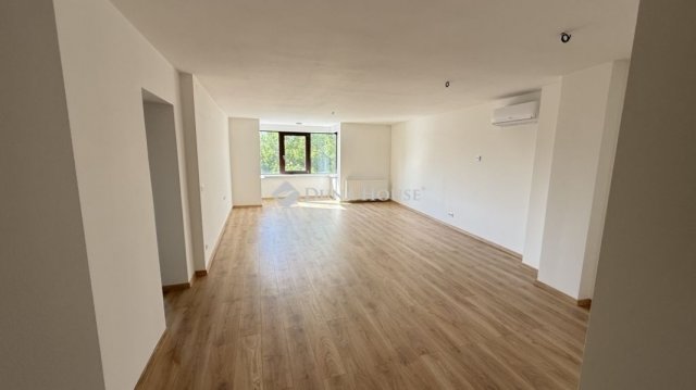 Eladó téglalakás, Budapesten, VI. kerületben 124 M Ft, 3 szobás
