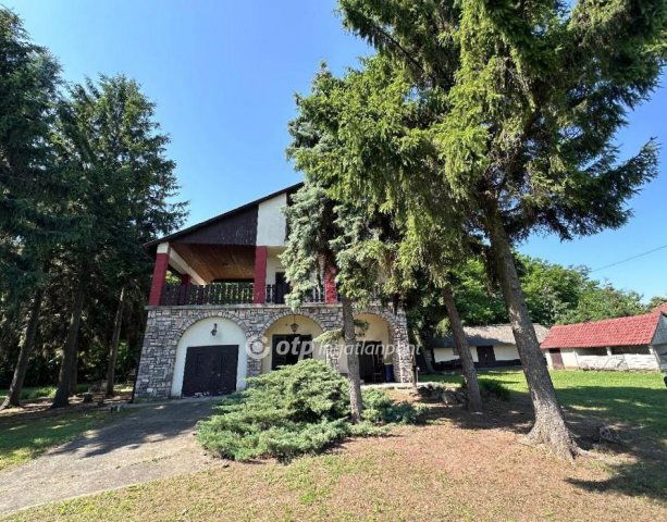 Eladó családi ház, Szentmártonkátán 69.9 M Ft, 4 szobás