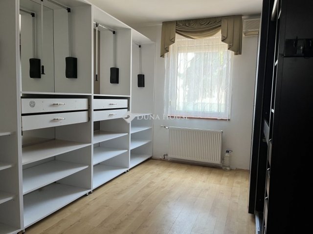 Eladó családi ház, Budapesten, XXI. kerületben 186 M Ft
