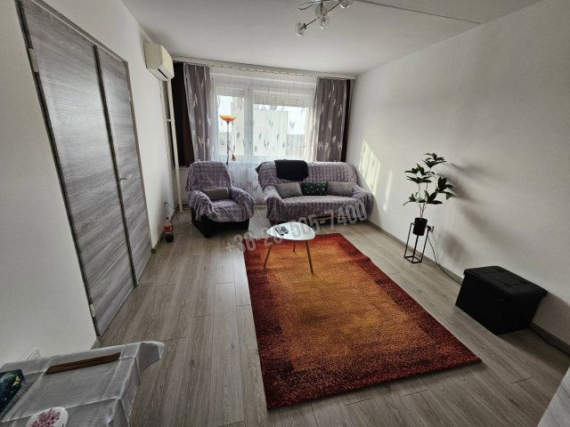 Eladó panellakás, Tiszaújvárosban 37.9 M Ft, 2+1 szobás