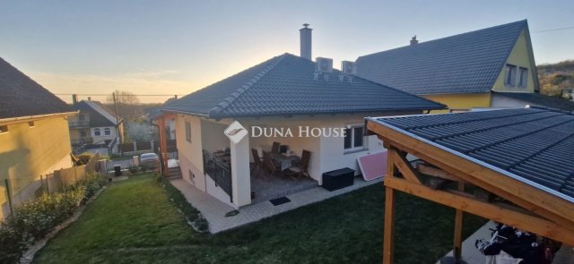 Eladó családi ház, Fonyódon 205 M Ft, 6 szobás