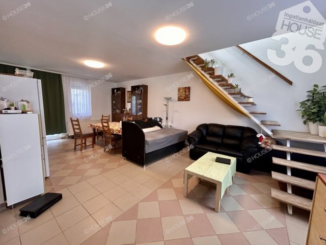 Eladó családi ház, Cserkeszőlőn 64 M Ft, 4 szobás