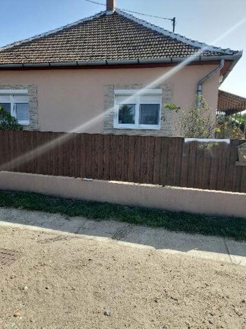 Eladó családi ház, Poroszlón 25 M Ft, 2+1 szobás