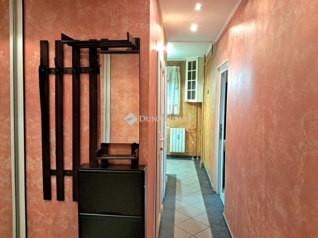 Eladó panellakás, Budapesten, XV. kerületben 67.4 M Ft, 2 szobás