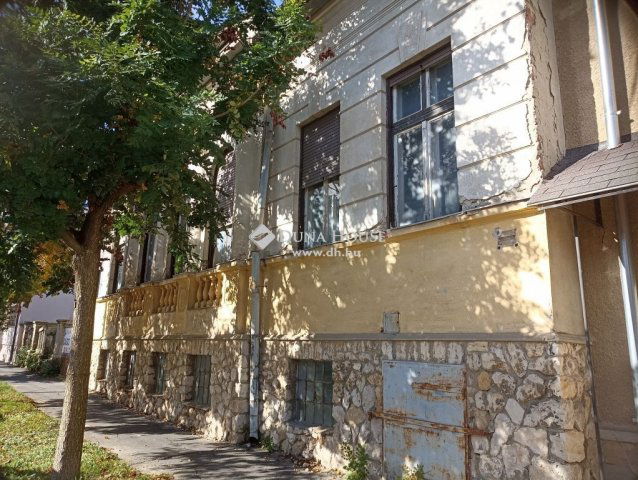 Eladó családi ház, Zalaegerszegen 70 M Ft, 5 szobás