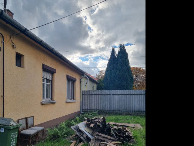 Eladó ikerház, Tatabányán 19.7 M Ft, 1+1 szobás