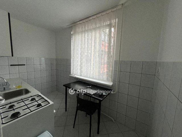 Eladó panellakás, Budapesten, III. kerületben 73.99 M Ft