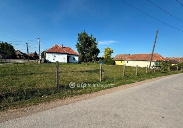 Eladó telek, Poroszlón 8.49 M Ft / költözzbe.hu