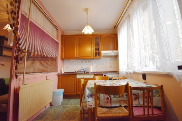 Kiadó panellakás, albérlet, Debrecenben 180 E Ft / hó, 2 szobás