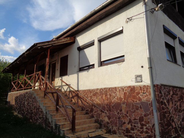 Eladó családi ház, Érden 129.9 M Ft, 5 szobás