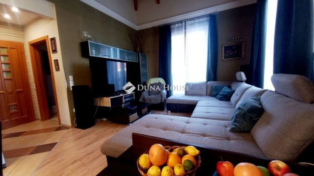 Eladó téglalakás, Kecskeméten 254 M Ft, 9 szobás