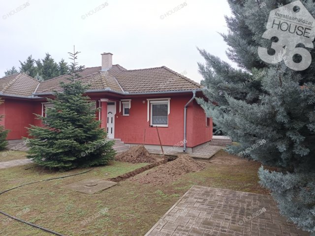 Eladó családi ház, Kecskeméten 99.9 M Ft, 4 szobás