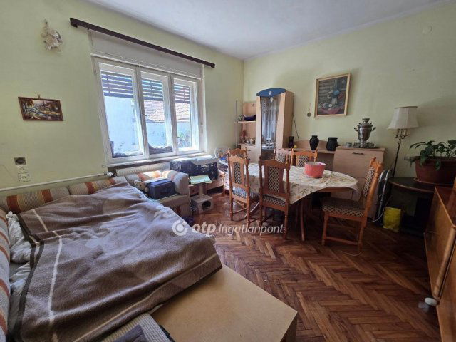 Eladó családi ház, Marcaltőn 41.9 M Ft, 5 szobás