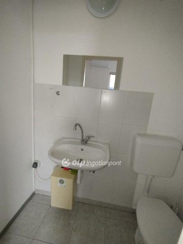 Kiadó iroda, Pécsett 65 E Ft / hó, 2 szobás